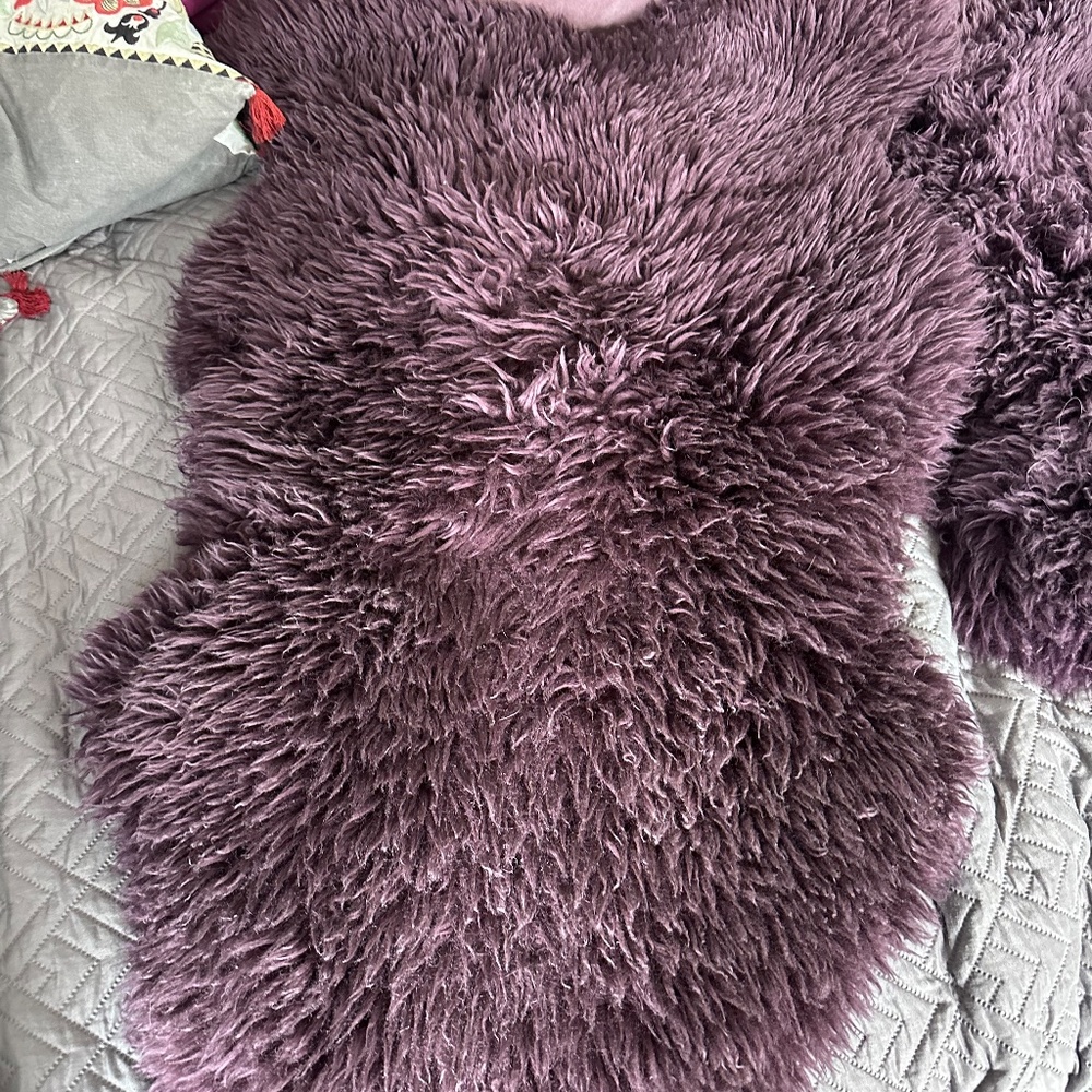 Long Wool Sheepskin Rug in Aubergine, - Picture 2 of 4